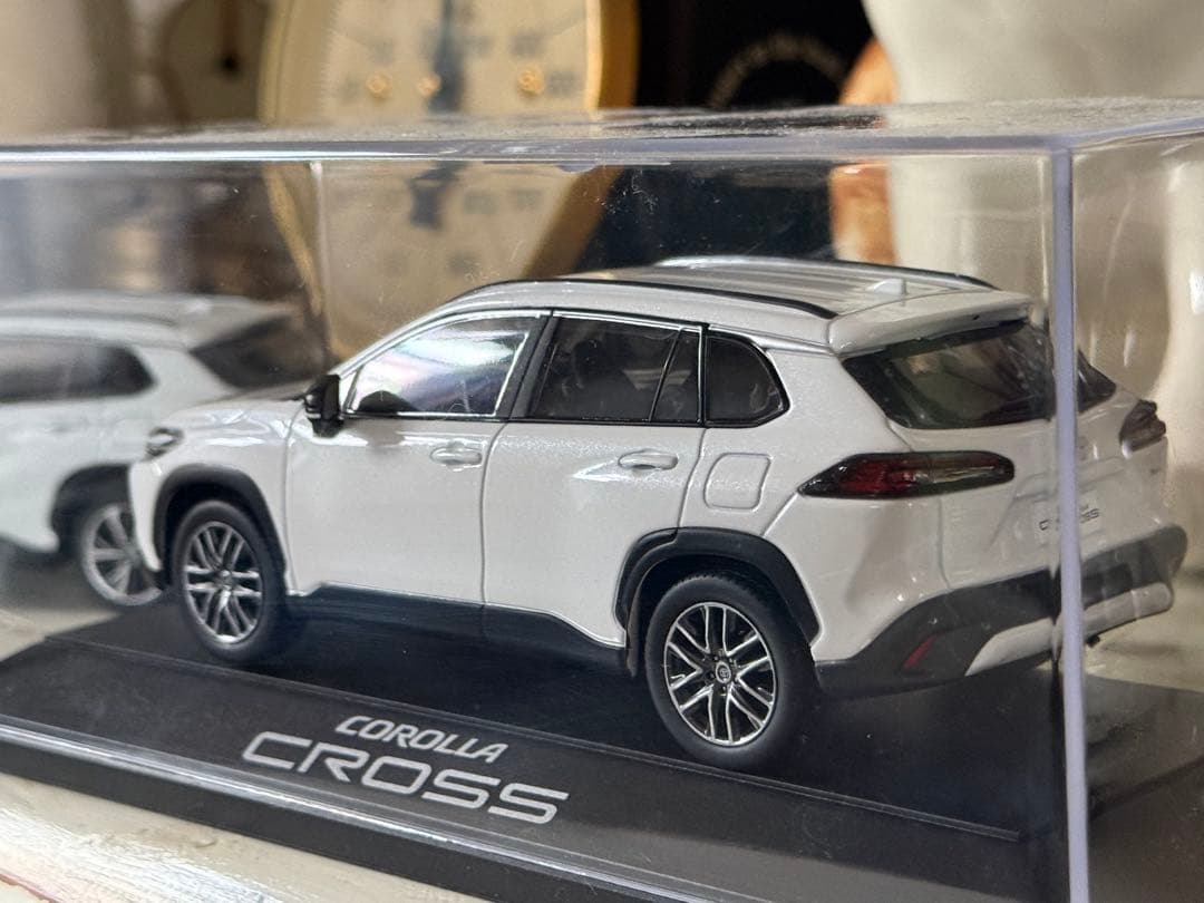 新型カローラクロス2025カラーサンプルプラチナホワイトパールマイカ1/30新品