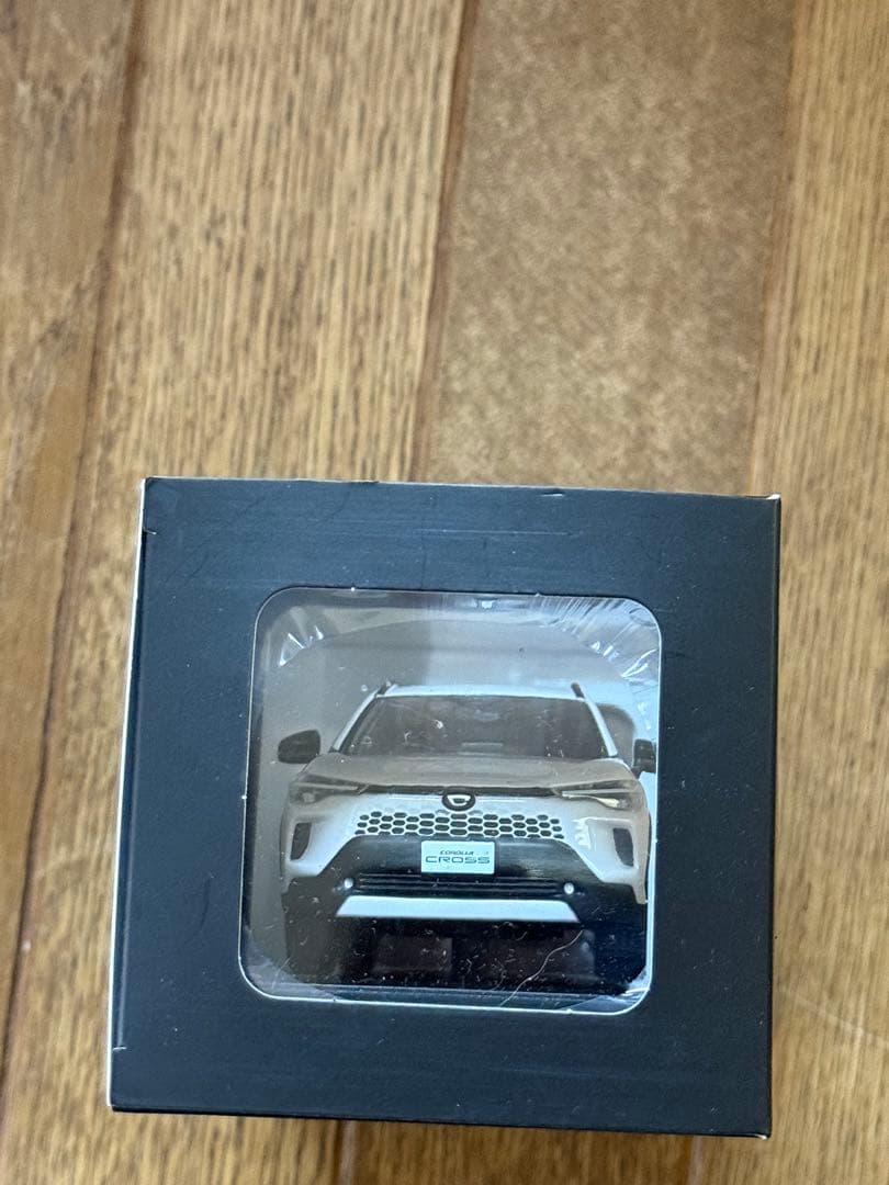 新型カローラクロス2025カラーサンプルプラチナホワイトパールマイカ1/30新品