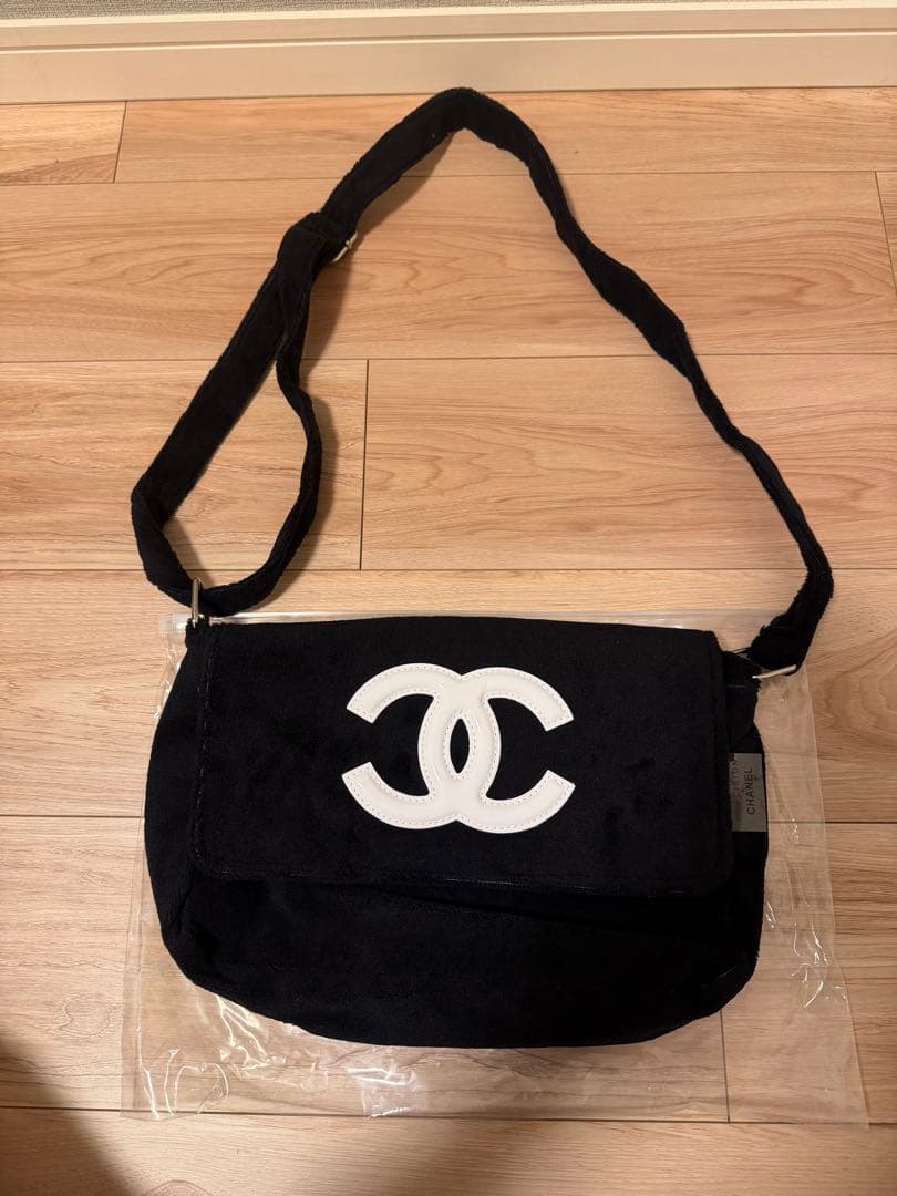 新品　シャネル　ノベルティ　ショルダーバッグ　非売品　ブラック　パイル　エナメル