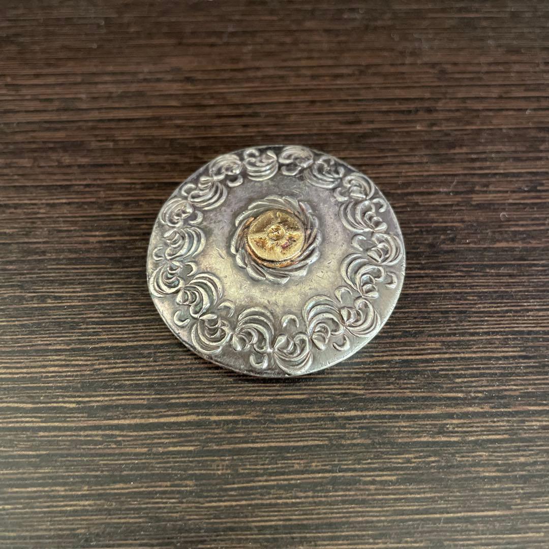 ファーストアローズ K18付 浮きカラ草彫りコンチョ