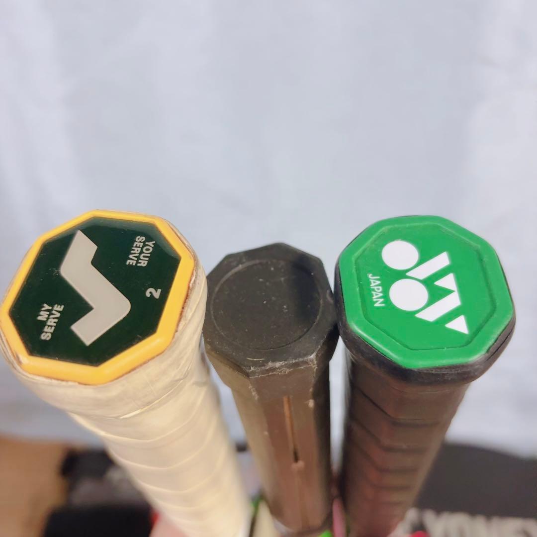 初心者も上級者もウェルカム♪遊べるテニスラケット3本！カラー強めの個性派ラケット