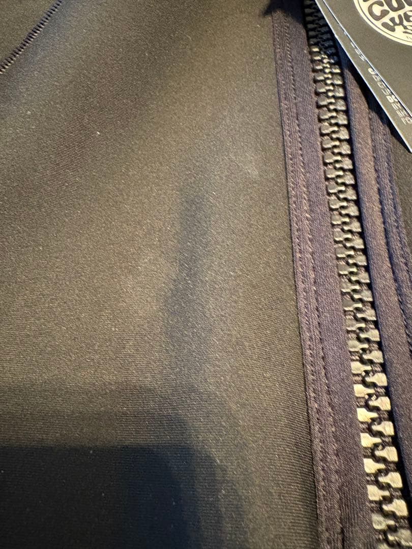 ☆新品未使用☆ RIP CURL フロントジップ長袖タッパー　レディース