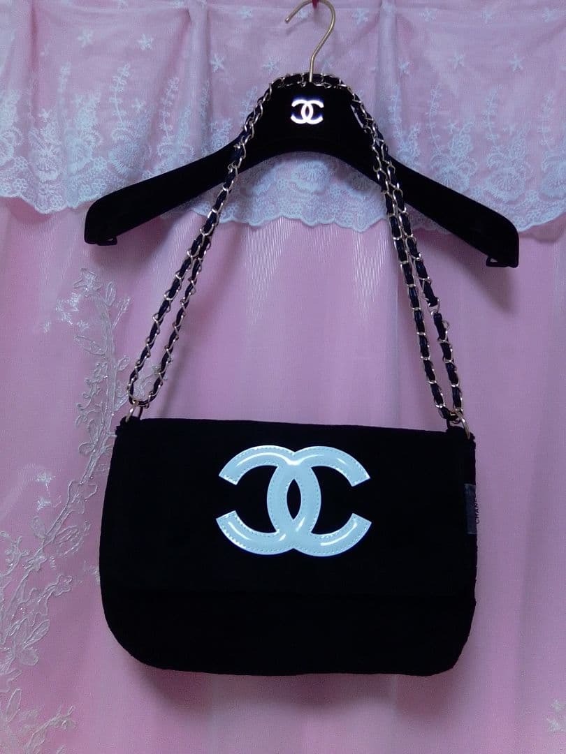 CHANEL ノベルティ黒 ショルダーバッグ ホワイトロゴ付き