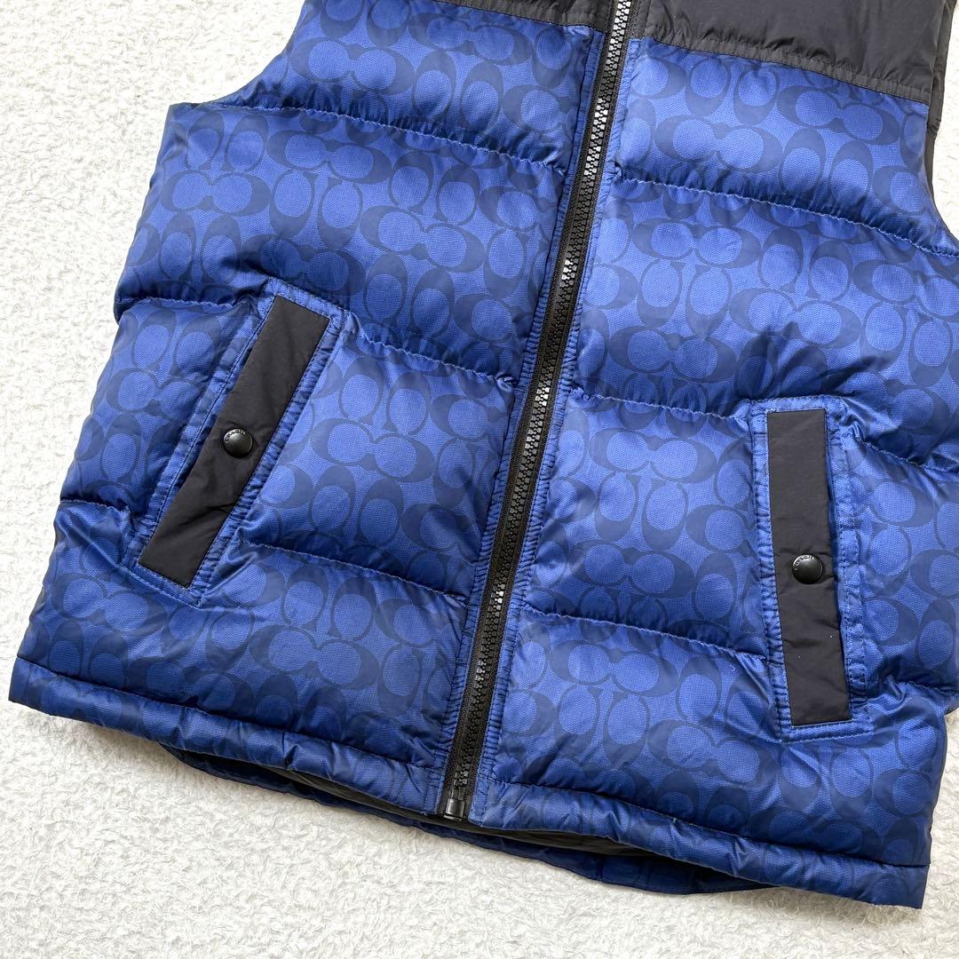 人気 COACH シグネチャー柄 ダウンベスト ブルー 正規品 S（ML相当）