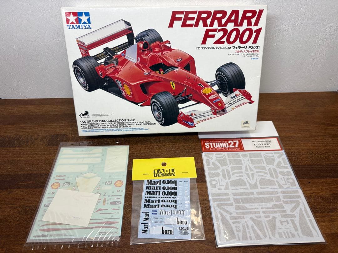 タミヤ 1/20 フェラーリ F2001 マルボロデカール、カーボンデカール付き