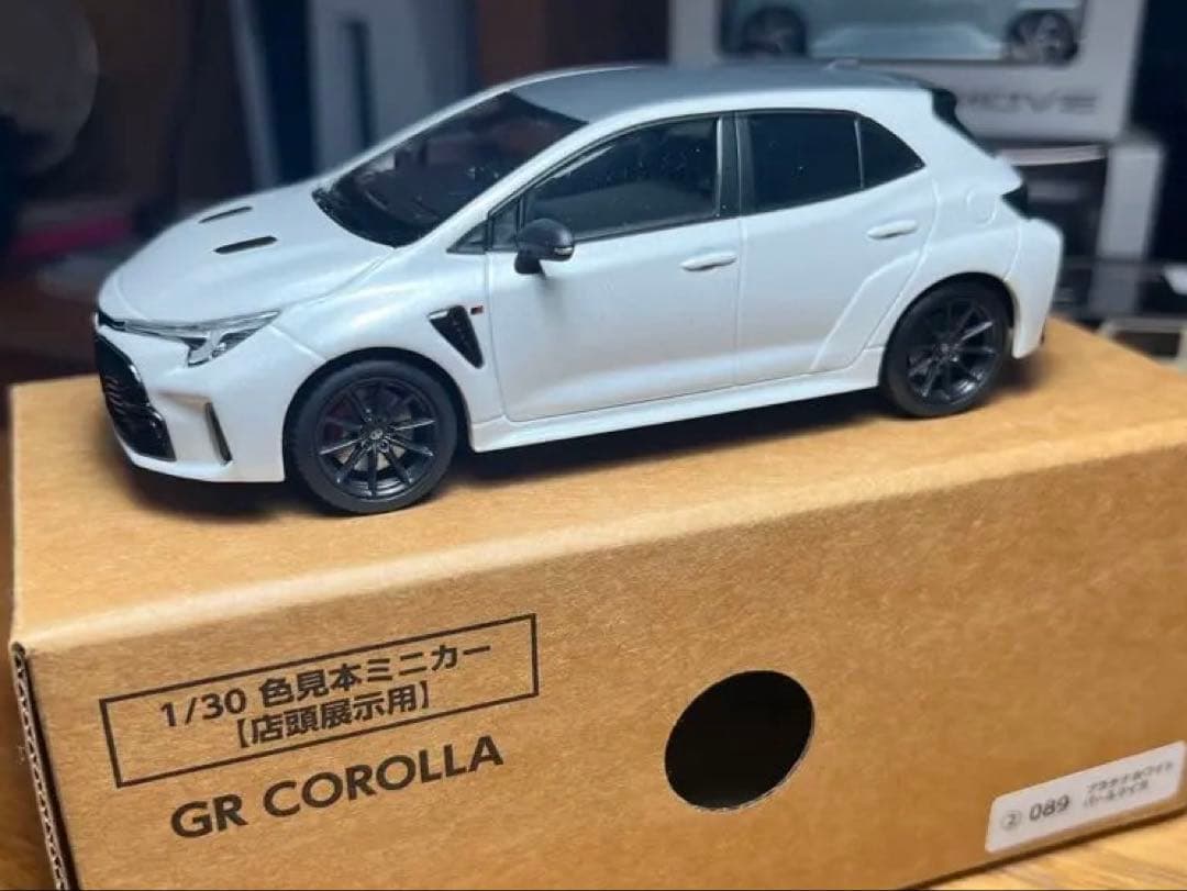 GR COROLLA 1/30スケールミニカーカラーサンプル