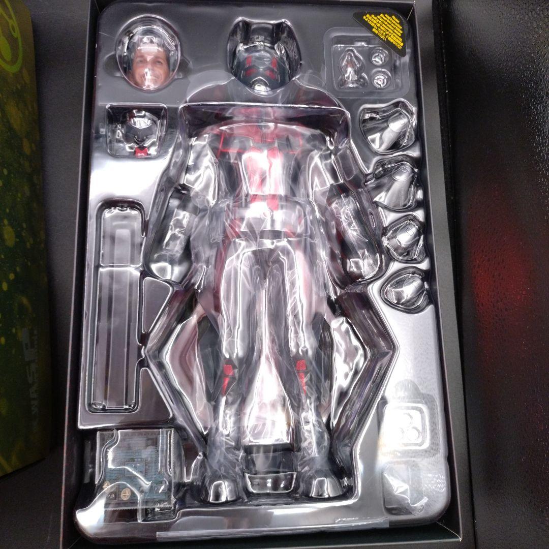 開封品　ホットトイズ　ワスプ　アントマン 2体セット