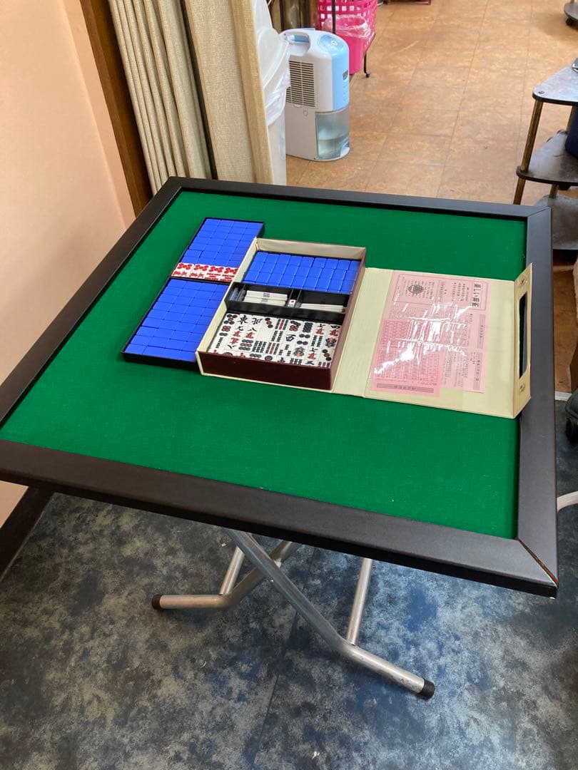 簡易麻雀卓と牌