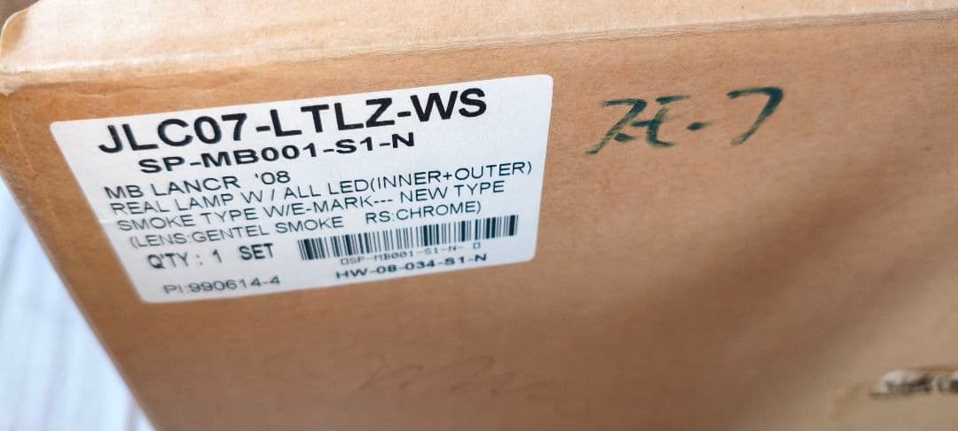 ランサーエボリューションX LEDテールライト 赤 スモークレンズ