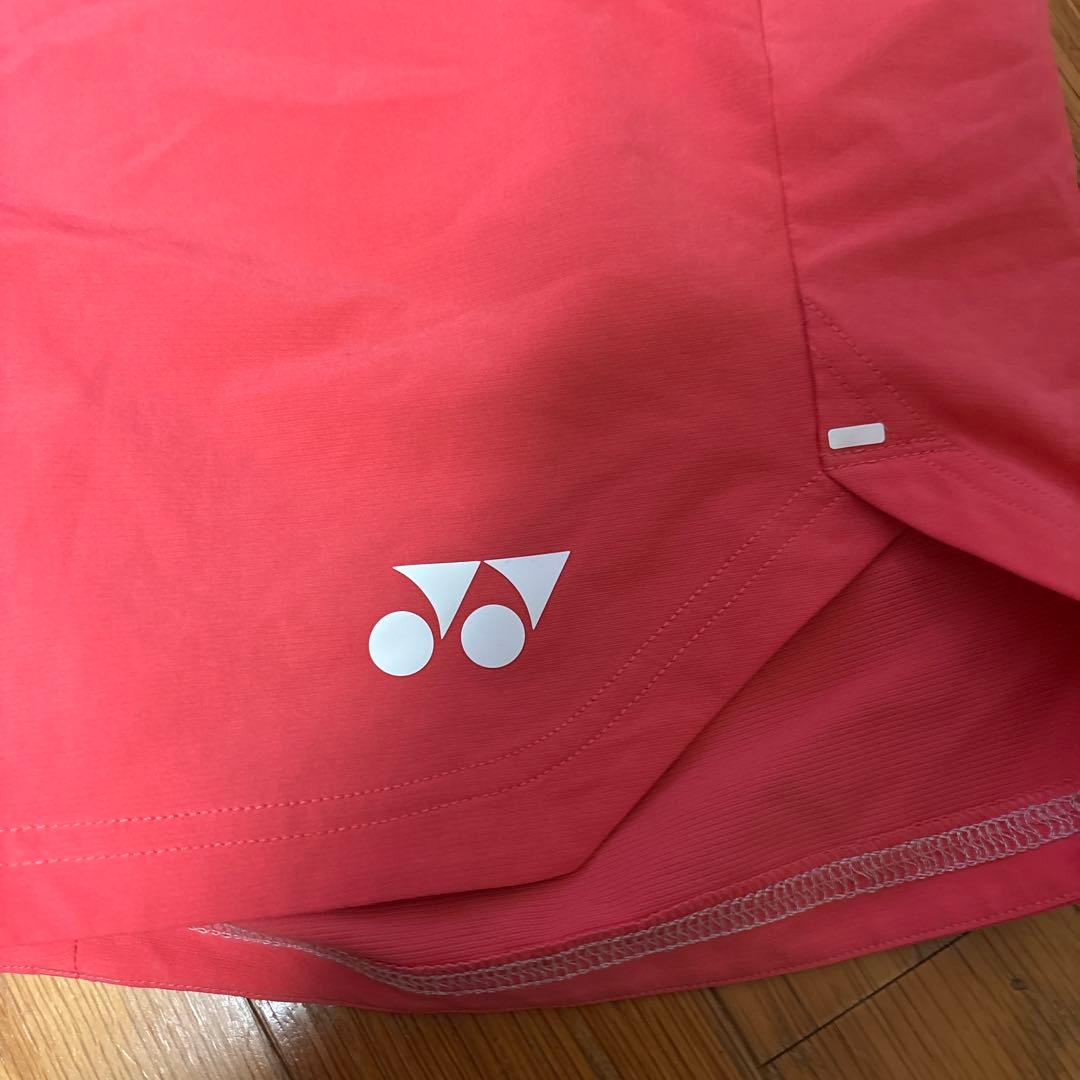 YONEX テニスウェアセット（Tシャツ、ショーツ、キャップ）キャスパー　ルード