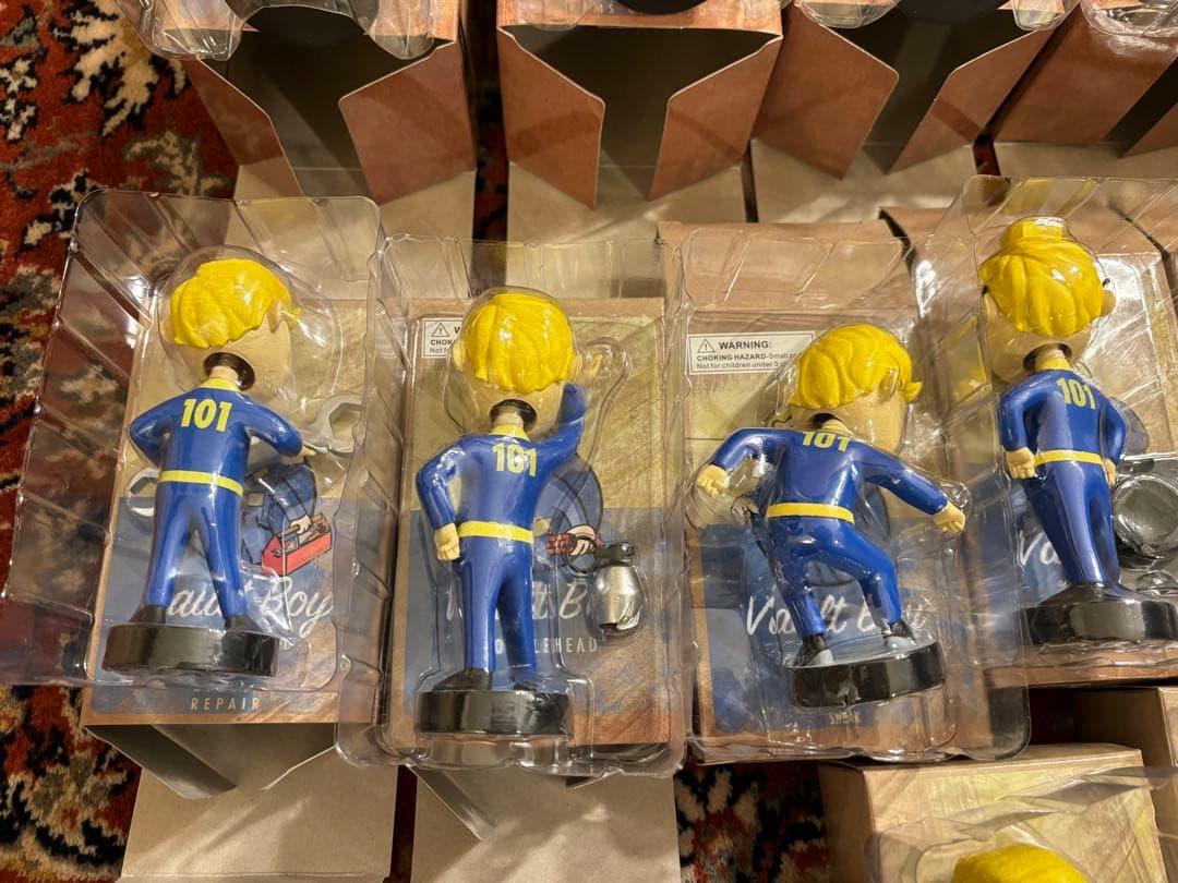 A*o様 正規品 全28種fallout ヴォルトボーイ ボブルヘッド フィギュ