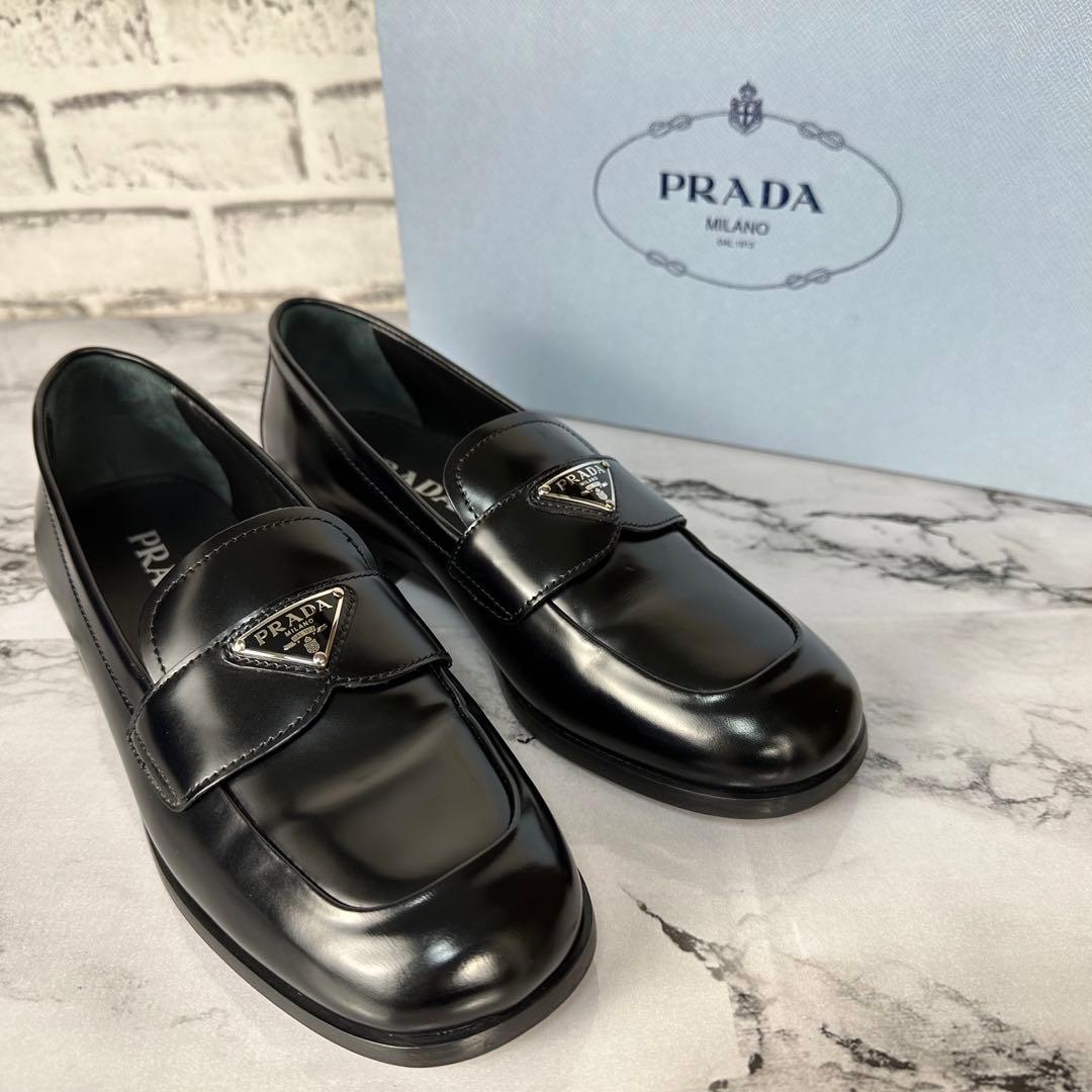 ほぼ未使用✨プラダ ブラッシュドレザー 三角ロゴ ローファー 付属品完備