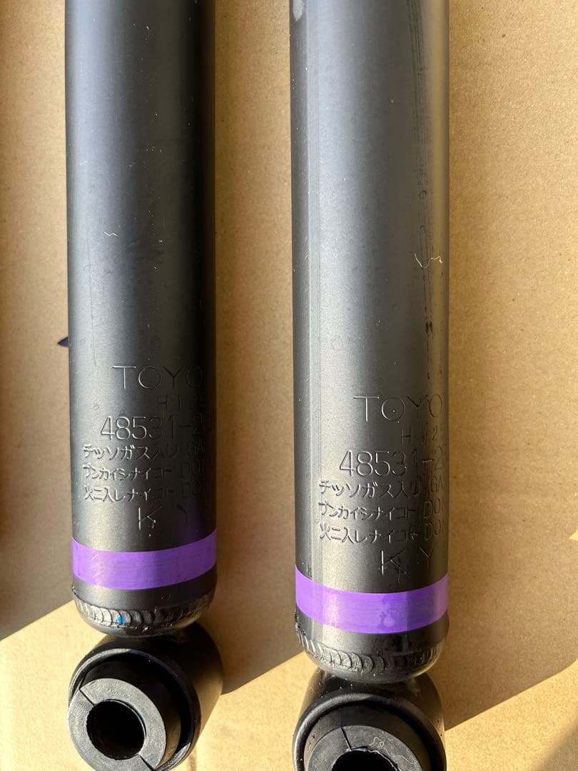 【新車外し】ハイエース200系 スーパーGL 純正ショックアブソーバー