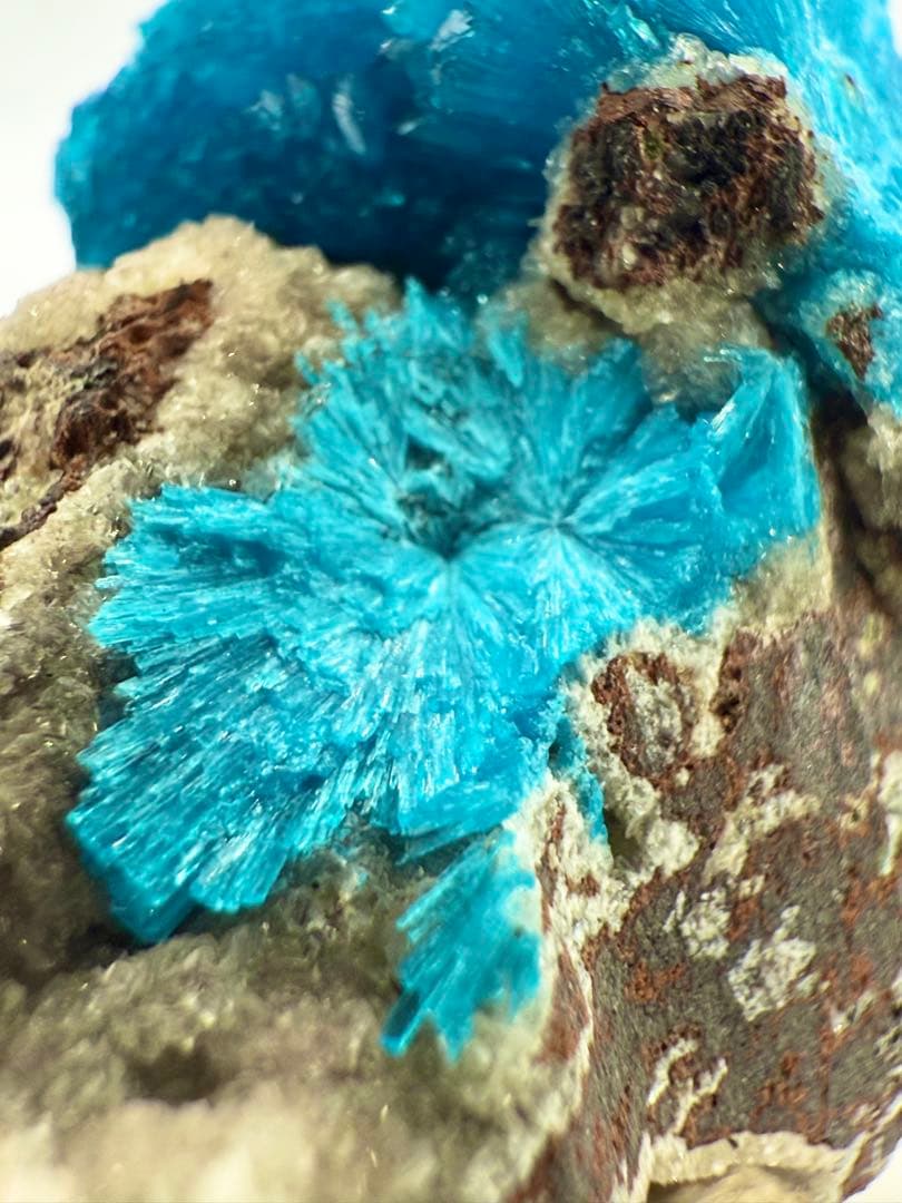 カバンサイト　原石　鉱物標本　天然石　ペンタゴナイト　ゼオライト　アポフィライト