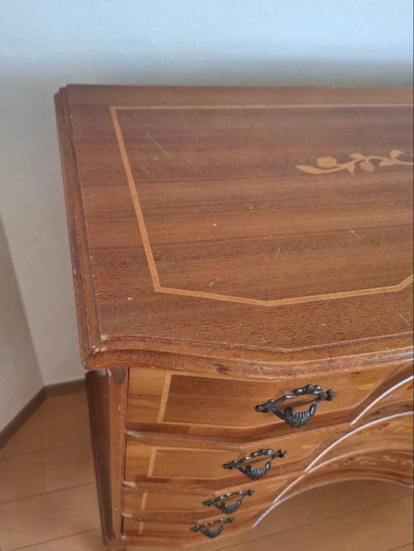 猫脚チェスト 四段タンス　象嵌チェスト　おしゃれインテリア　イタリアン家具