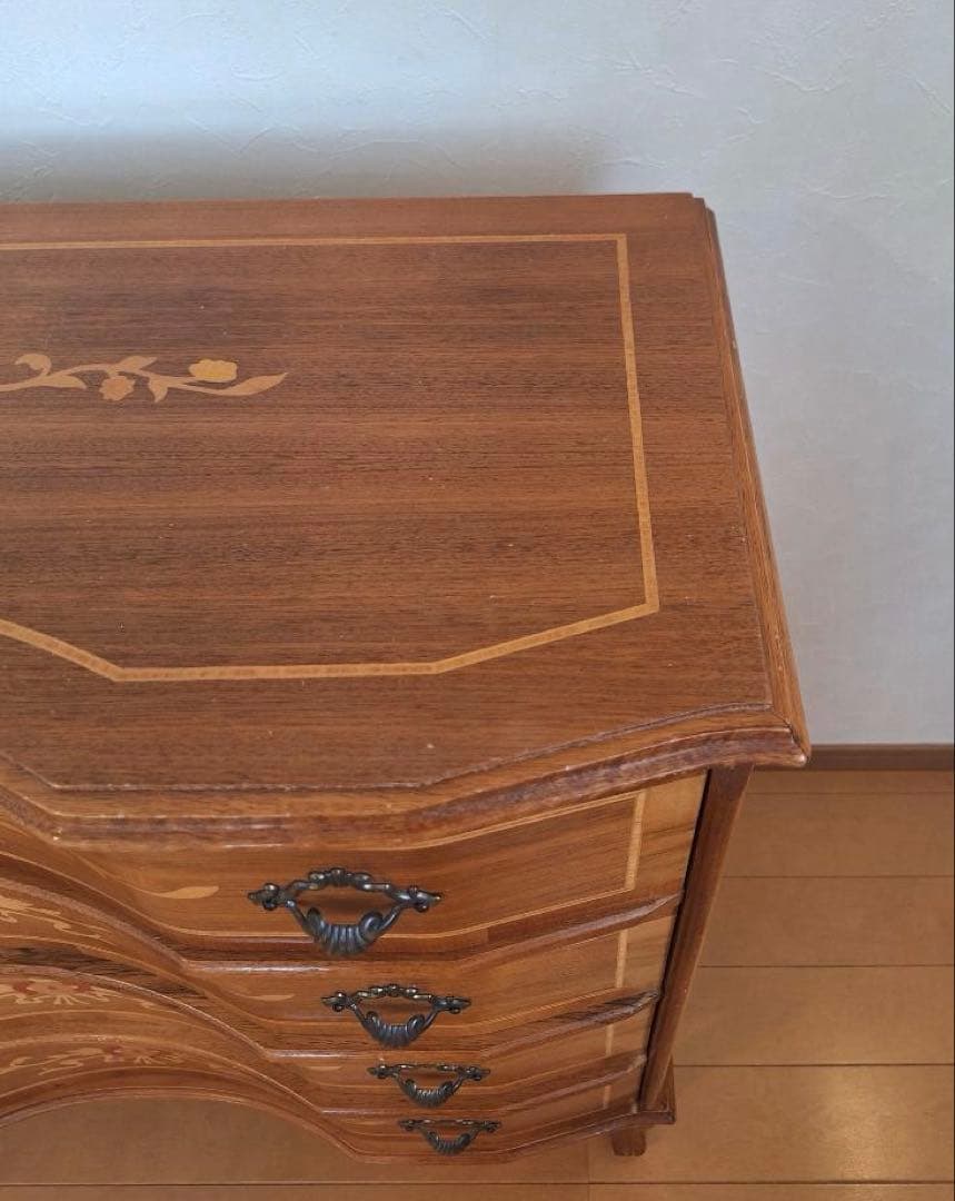 猫脚チェスト 四段タンス　象嵌チェスト　おしゃれインテリア　イタリアン家具
