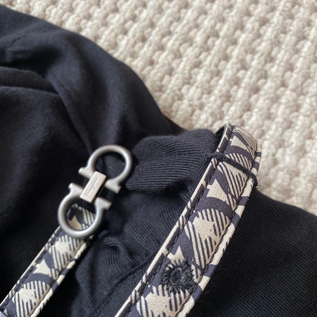 美品　フェラガモ ニットワンピース