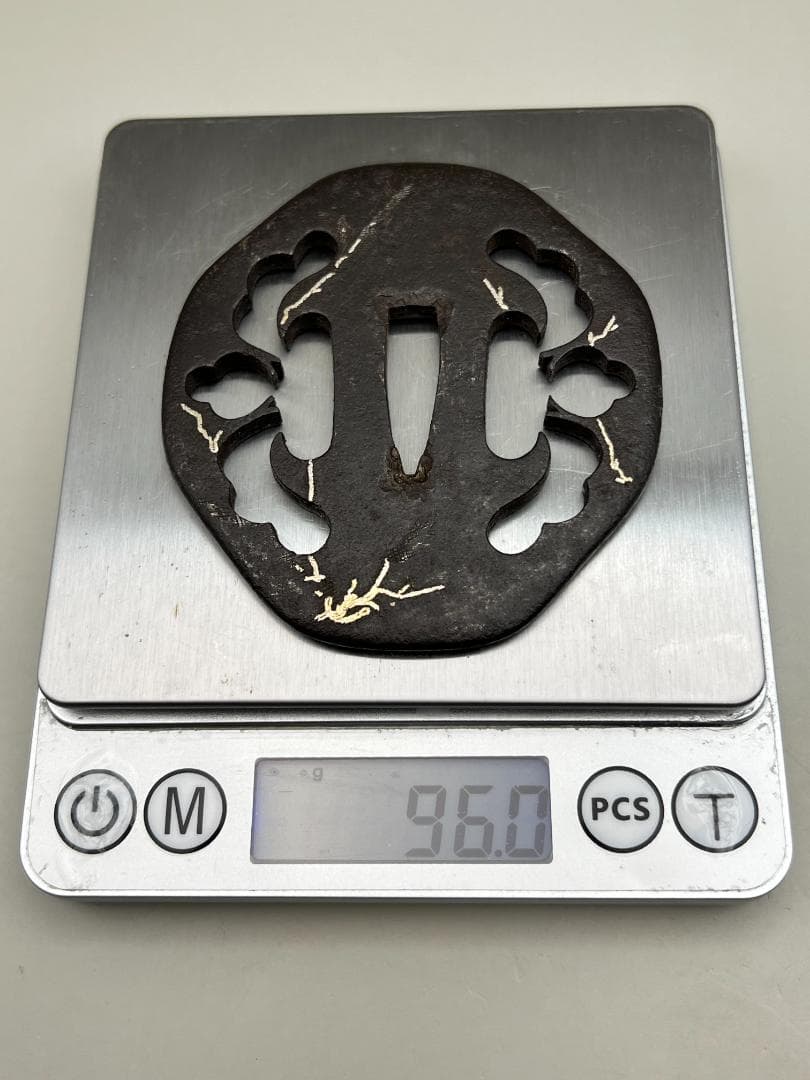 【海】江戸期　鍔　銀象嵌鉄鐔　鉄鍔　鐔　古刀匠　極上品　刀装具　箱付