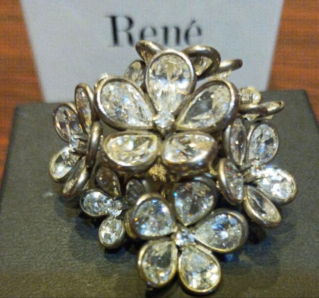 ルネ　Rene ブローチ