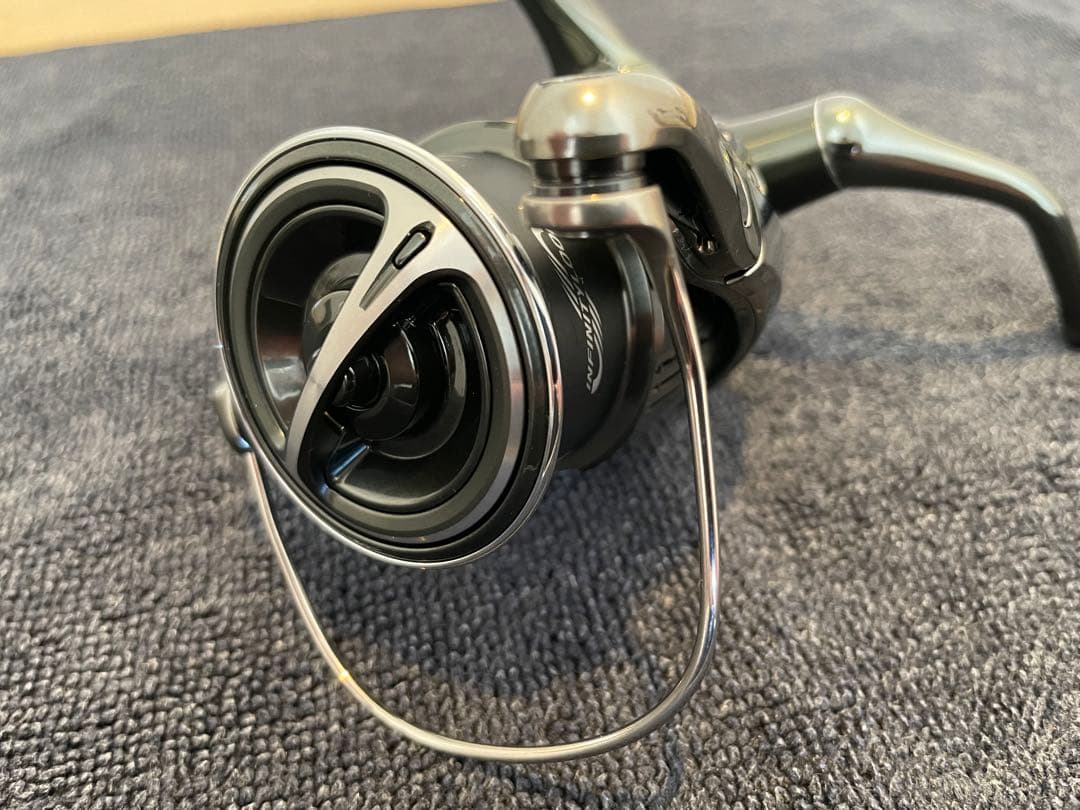 新品未使用 シマノ 22 ステラ 2500SHG