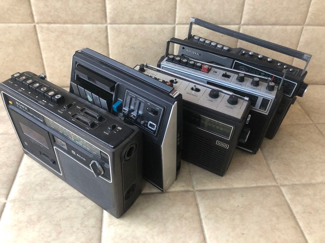 SONY カセットレコーダーCF-1950などジャンク品ラジオ5台(G23)