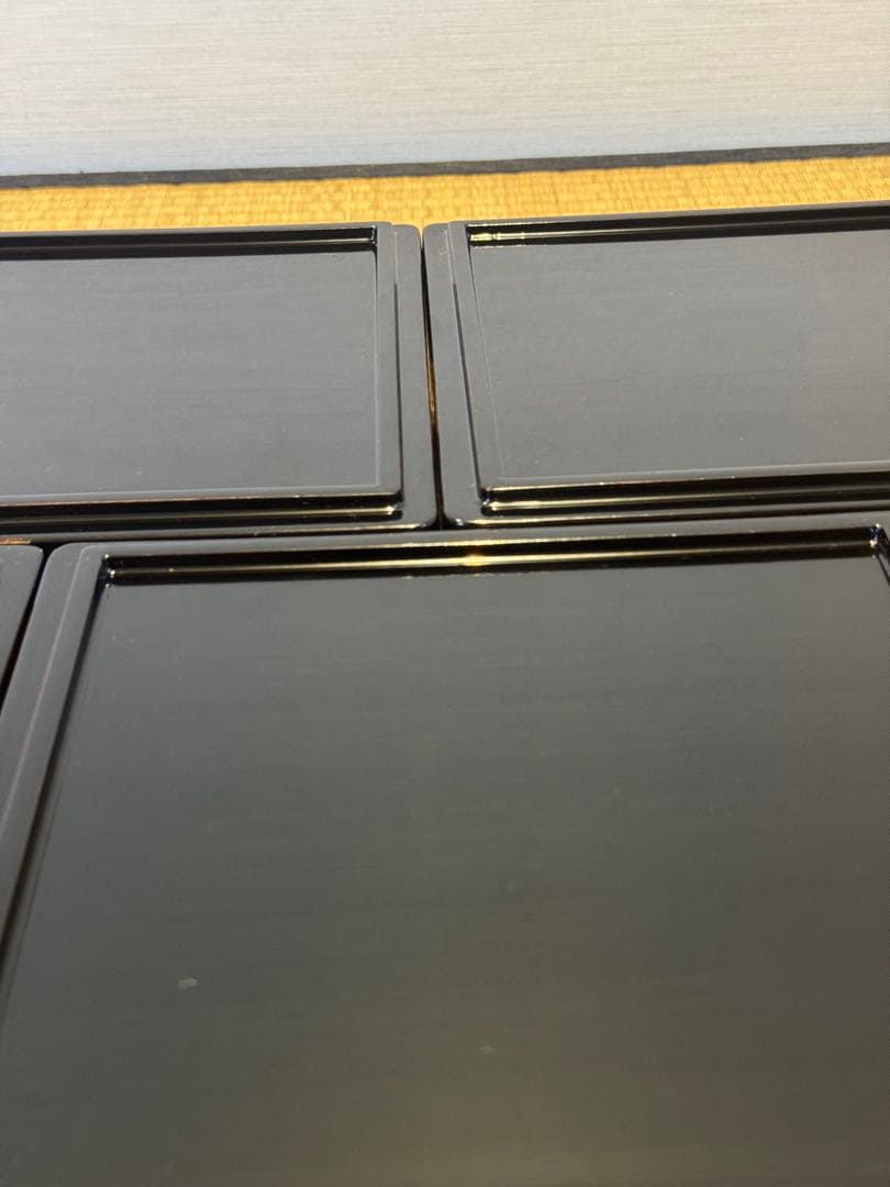 扇蒔絵 黒艶消内朱四段重箱 二枚蓋 共箱 丸に蔦 /茶懐石道具 会席 宴席 正月