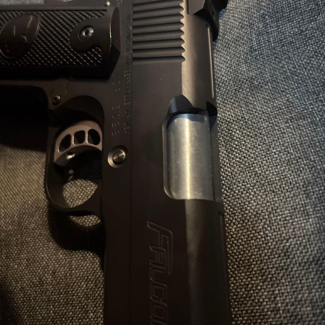 ナイトホークファルコン　コマンダー　ウエスタンアームズ