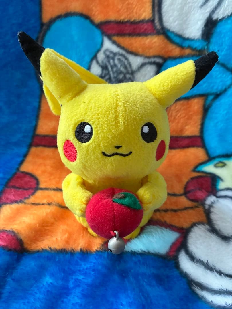 ピカチュウ　トコトコポケモンぬいぐるみ