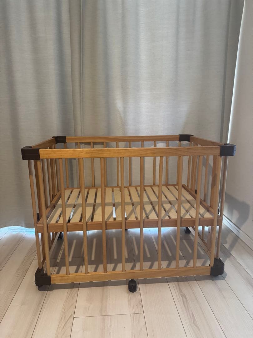 ファルスカ　木製ベビーサークル キャスター付