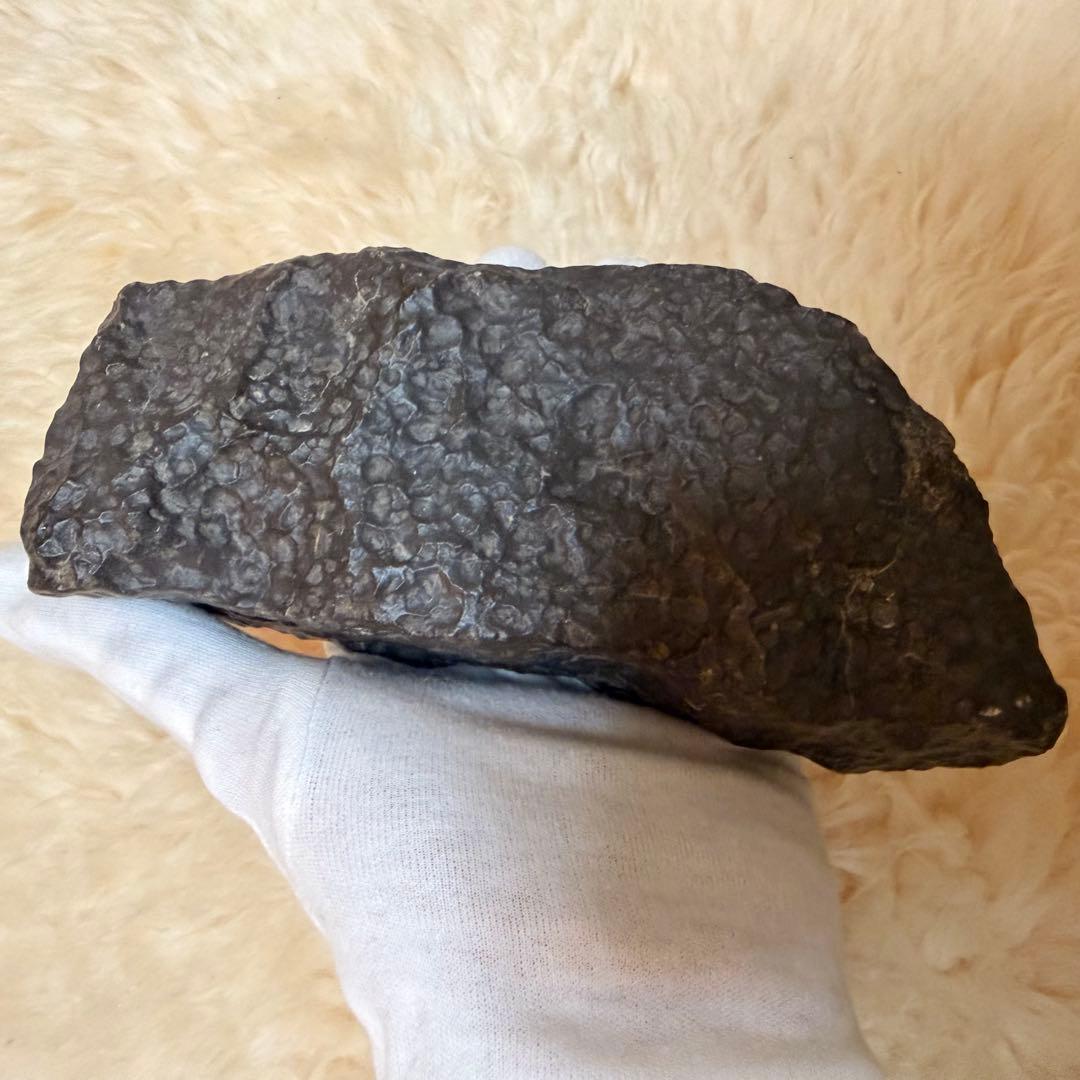 《ロシア産 隕石とされる鉄質メテオライト原石｜強磁性・重量感あり 971g》