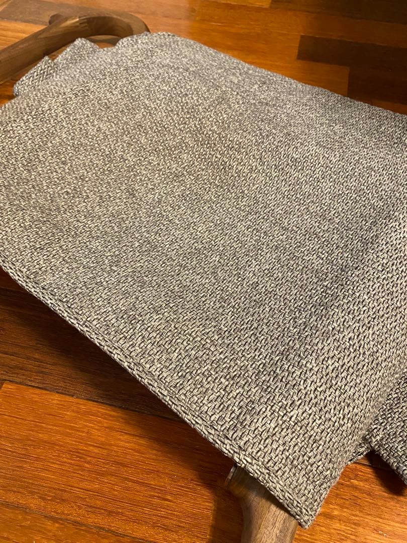 IKIKI Grand Chair Walnutイキキ ウォルナットテクスグレー