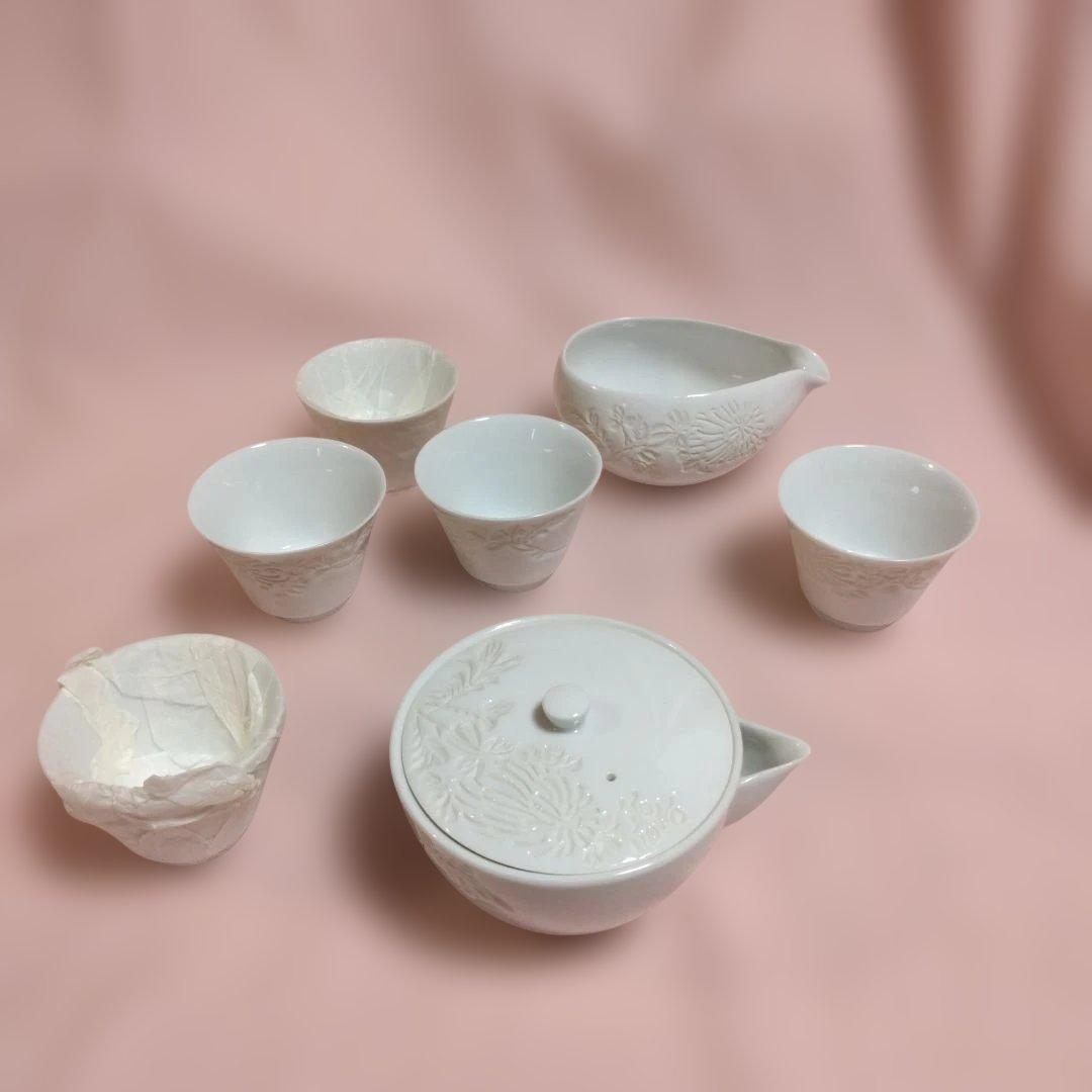 出石焼　永澤永山作　菊花刻白磁 煎茶器