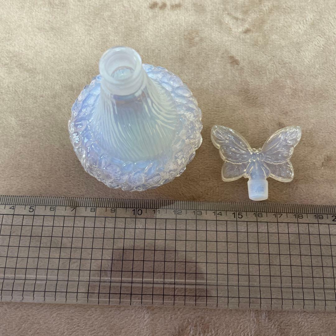 オパールセントガラス　香水瓶