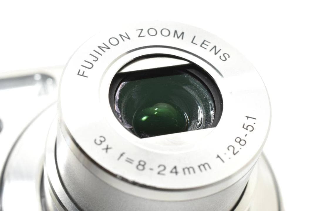 美品　FUJIFILM FinePix F50fd シルバー ＃A345