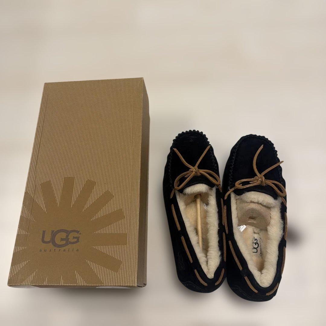靴 UGG