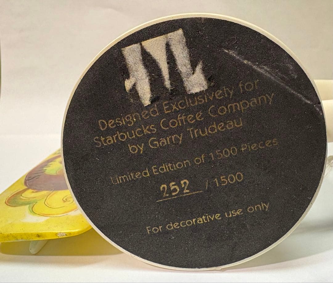 スターバックス フィギュア付きマグカップ　1500個限定　Starbucks