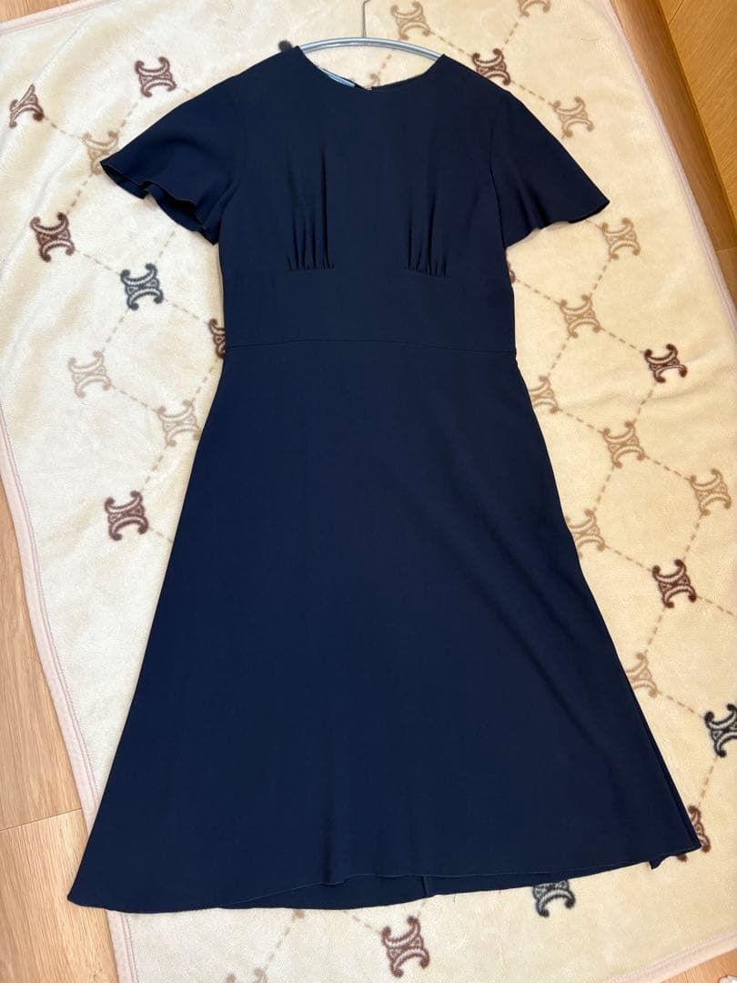 PRADA ネイビー 膝丈ワンピース 半袖