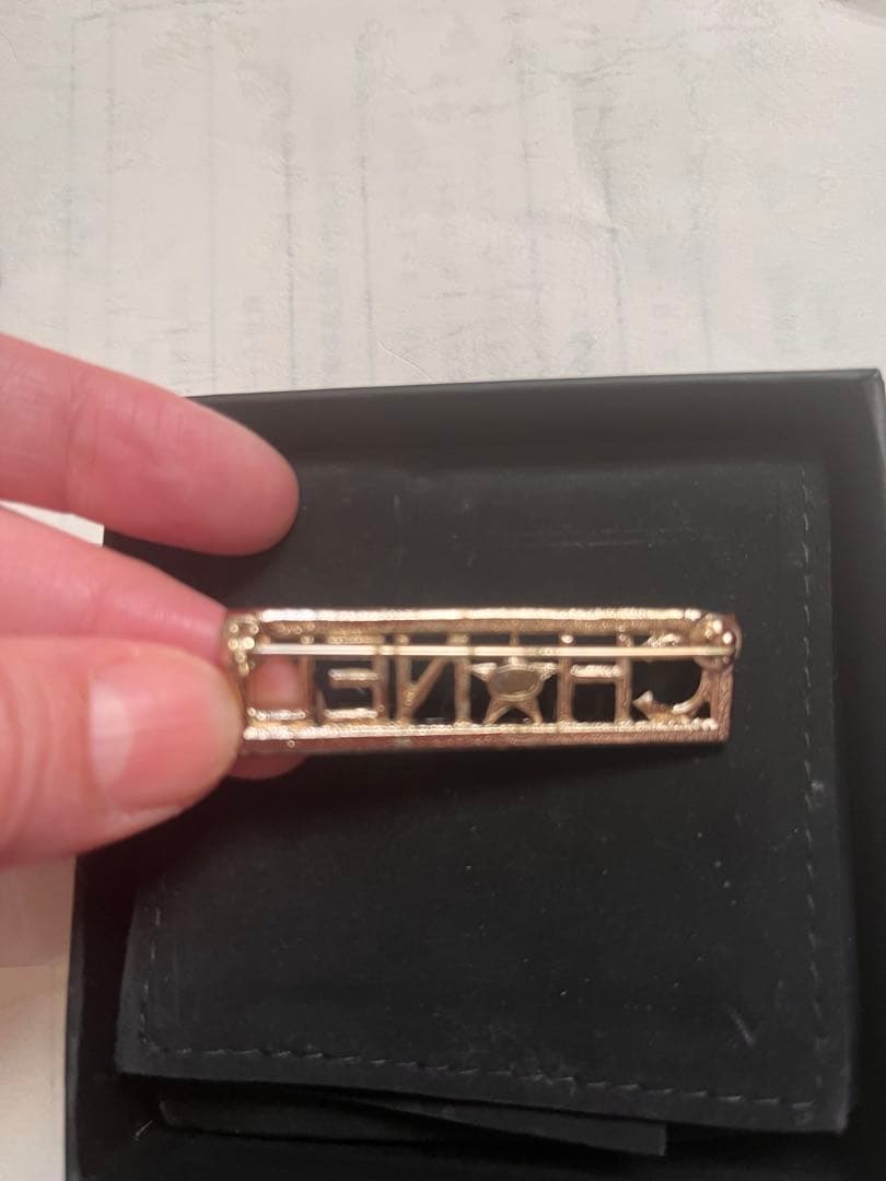 新品！シャネルchanel★ロゴブローチ