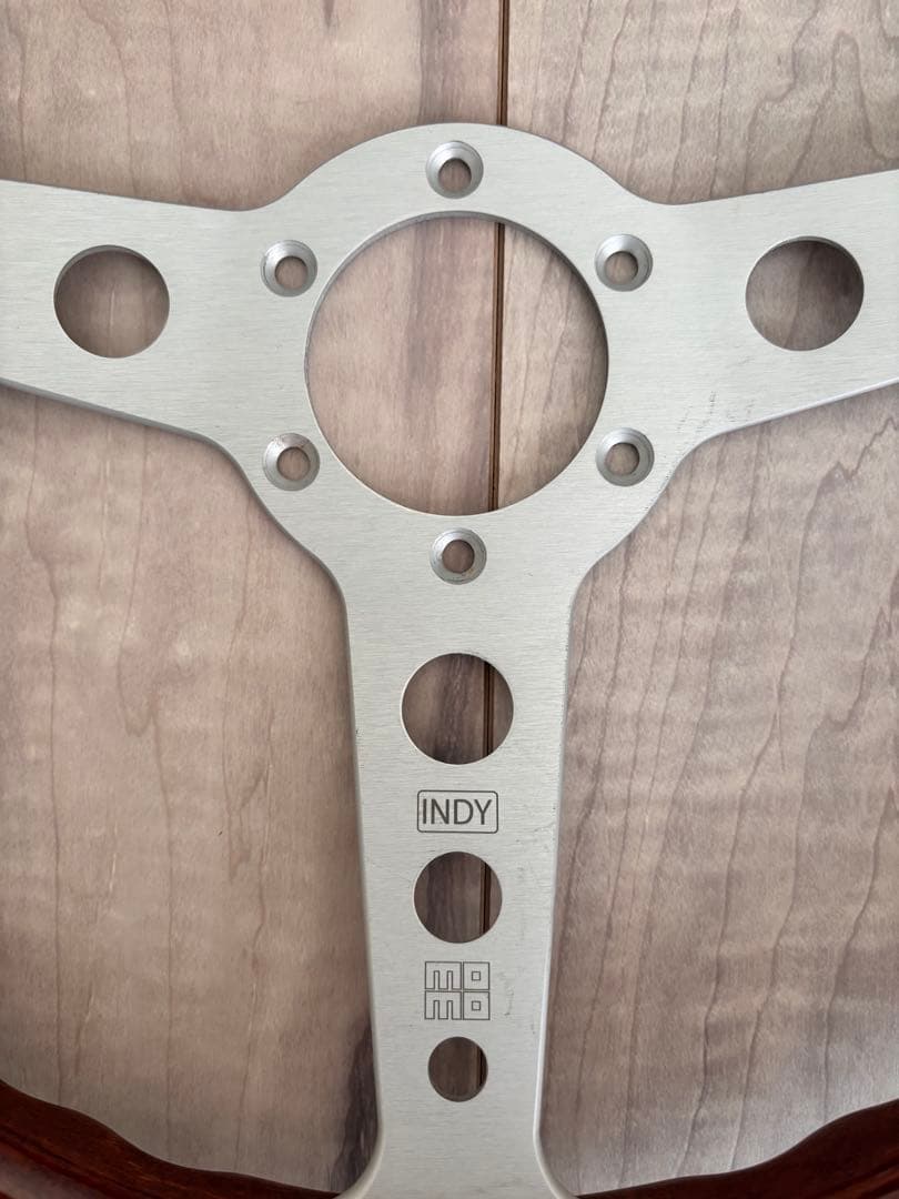 MOMO HERITAGE LINE INDYステアリング　35φ