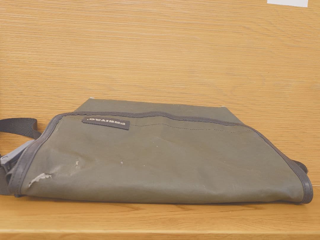 FREITAG メッセンジャーバッグ オリーブグリーン カーキ