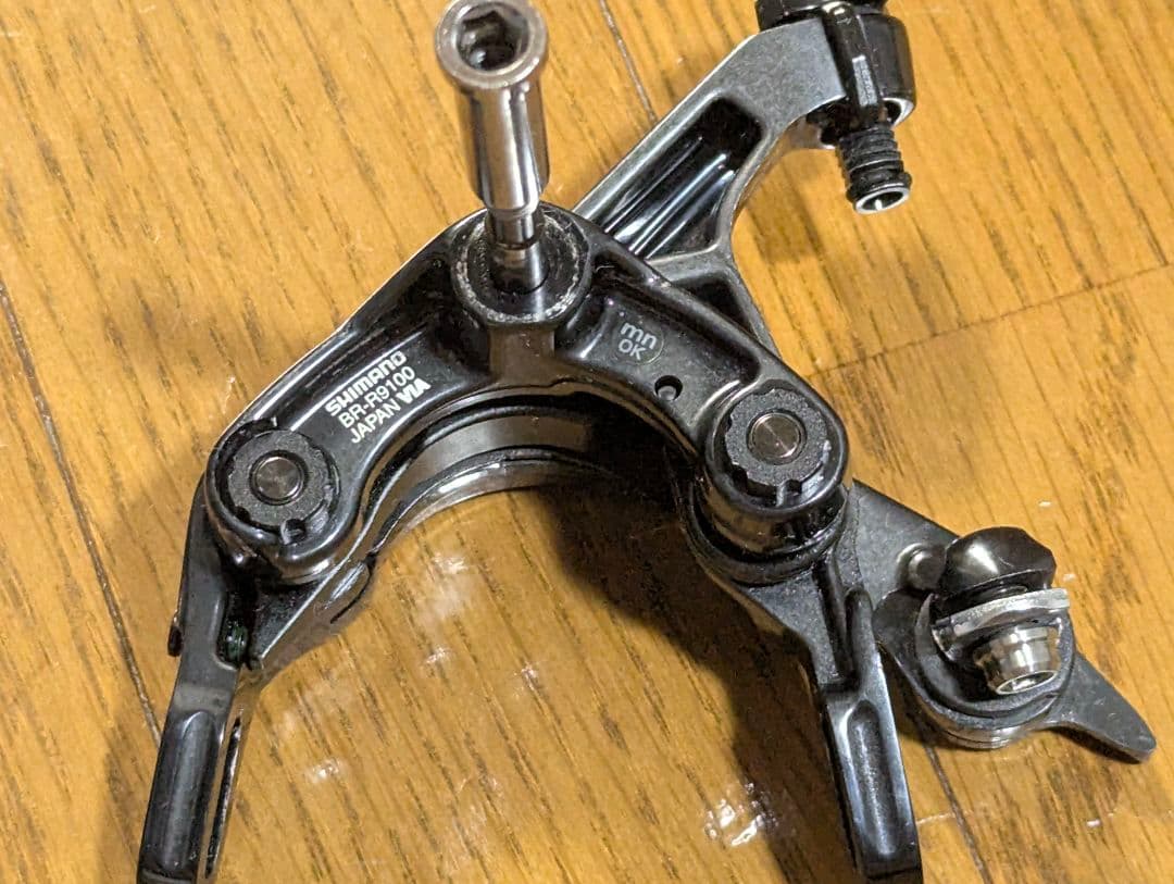 Dura-Ace 9100フロントブレーキ Swissstopシュー付