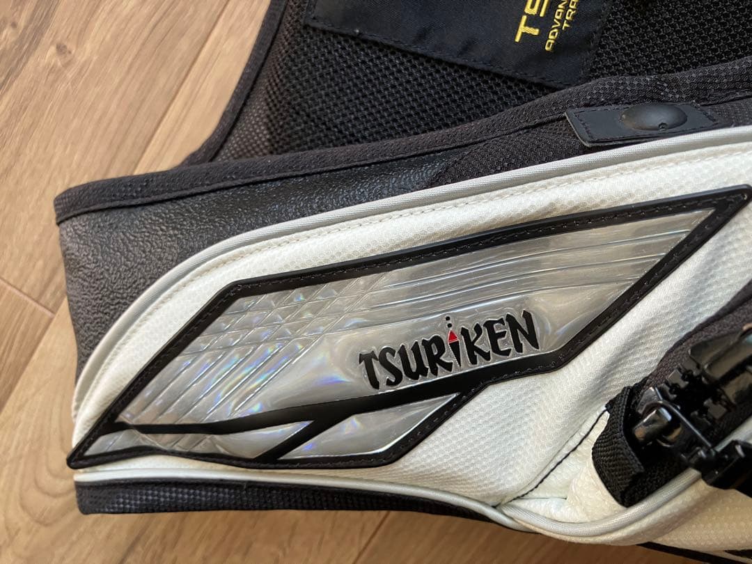 TSURIKEN フィッシングベスト・サンバイザー ホワイト／ブラック