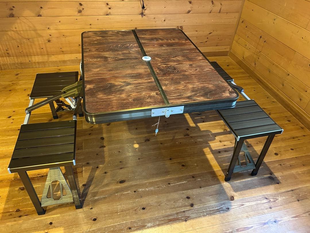 アウトドア　折りたたみテーブルチェアセット　木目調