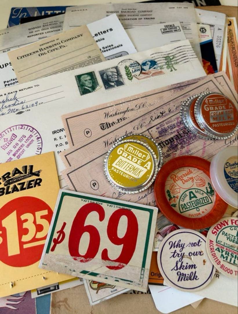 ★ 断捨離！紙もの詰め込みBOX ★ 80サイズ　海外 ヴィンテージ 紙もの