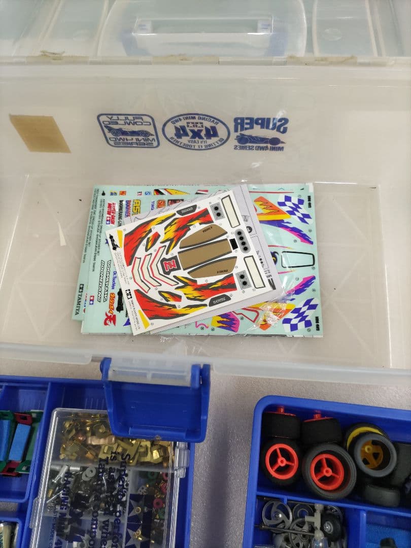 ミニ四駆　５台セット　TAMIYAのボックス付き　パーツ類多数