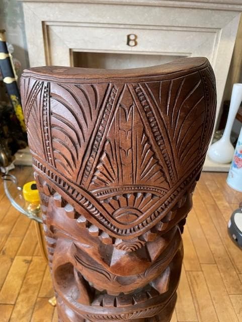 アジアンスタイルの木製彫刻