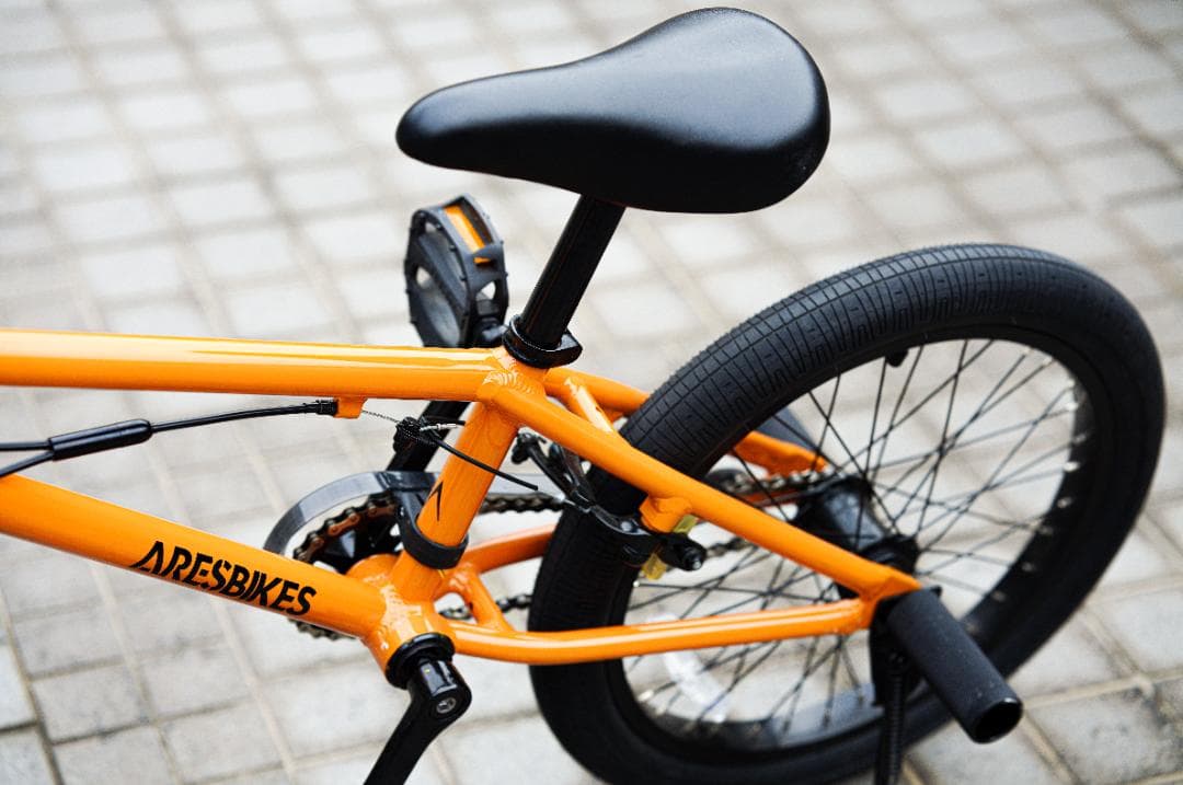 ARESBIKES ADIT 18インチ BMX