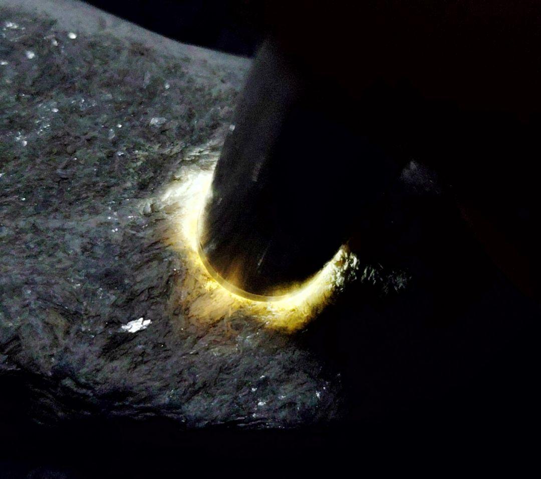 ★翡翠原石★糸魚川硬玉・白【姫川河口・ウブ339ｇ】