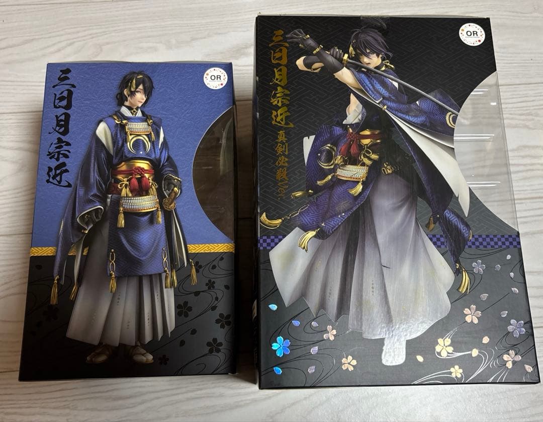 刀剣乱舞 三日月宗近 通常Ver. &真剣必殺Ver. 1/8スケールフィギュア