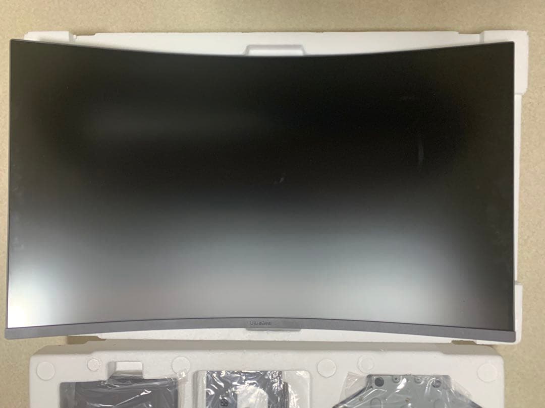 UltraGear 32GS60QC 32インチモニター